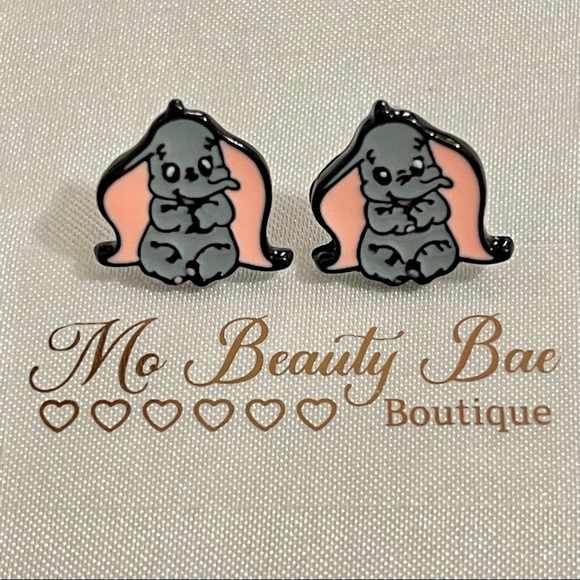 Dumbo Stud Earrings - Picture 3 of 5